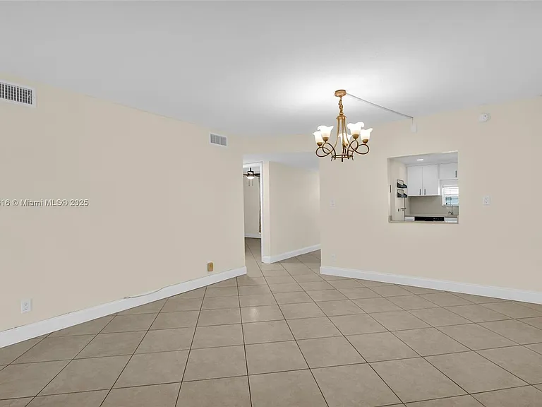681 S Hollybrook Dr #109 — Photo 6