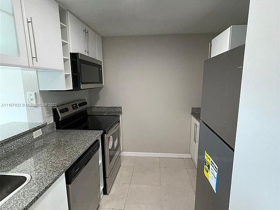 2nd image of 275 NE 18th St APT 1006