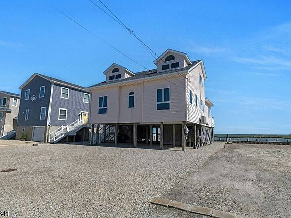 3rd image of 237 Heron Rd