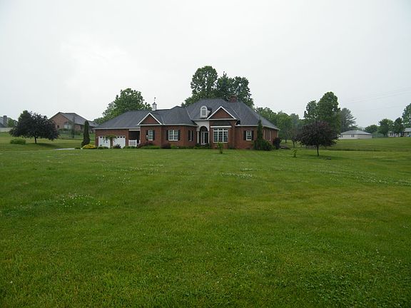 2nd image of 225 Pineview Dr