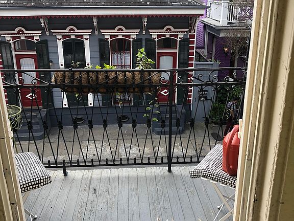 3rd image of 929 Dumaine St APT 3