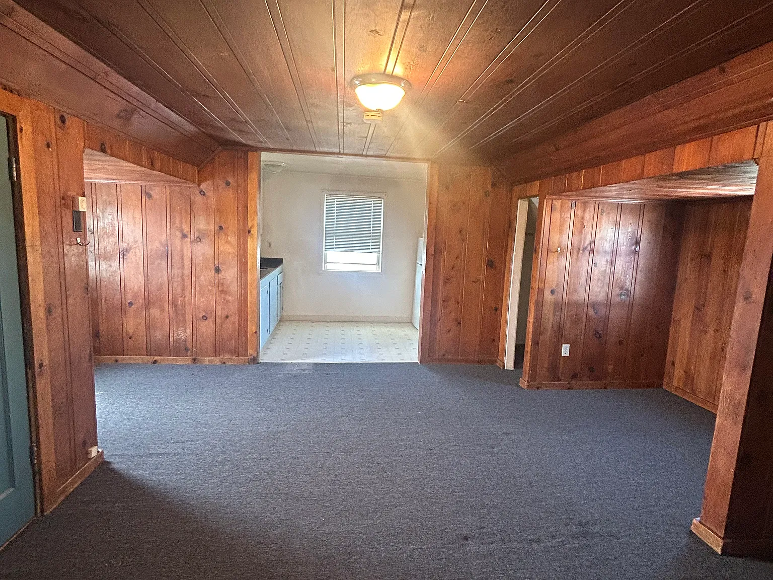 121 Mahogany Dr — Photo 1