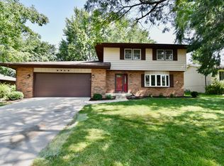 2912 Kingsbury Ct, Bloomington, IL 61704