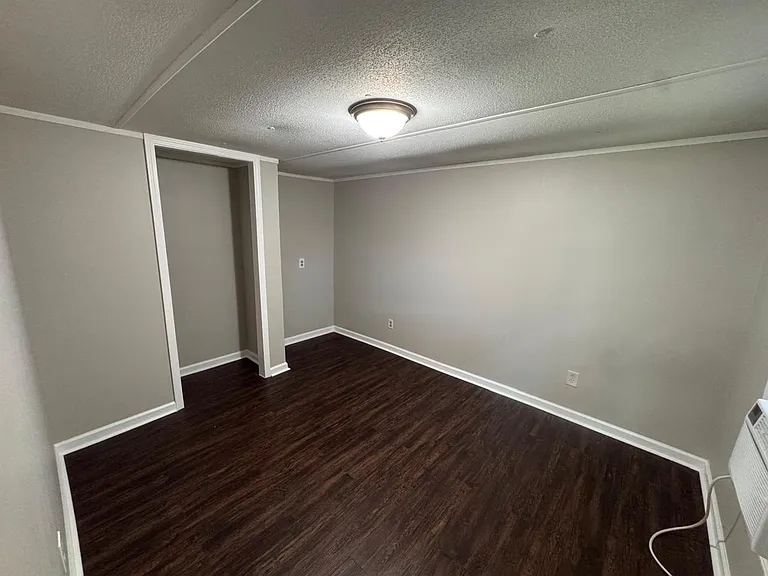 211 W Little Indian Trl NE — Photo 6