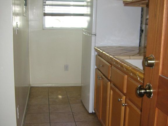 5th image of 6126 Romaine St