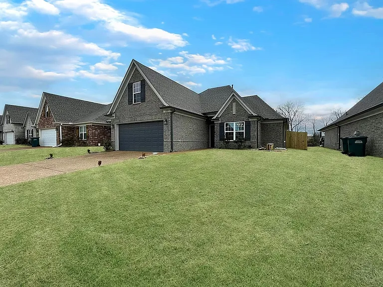 1337 Benjamin Harrison Dr — Photo 2