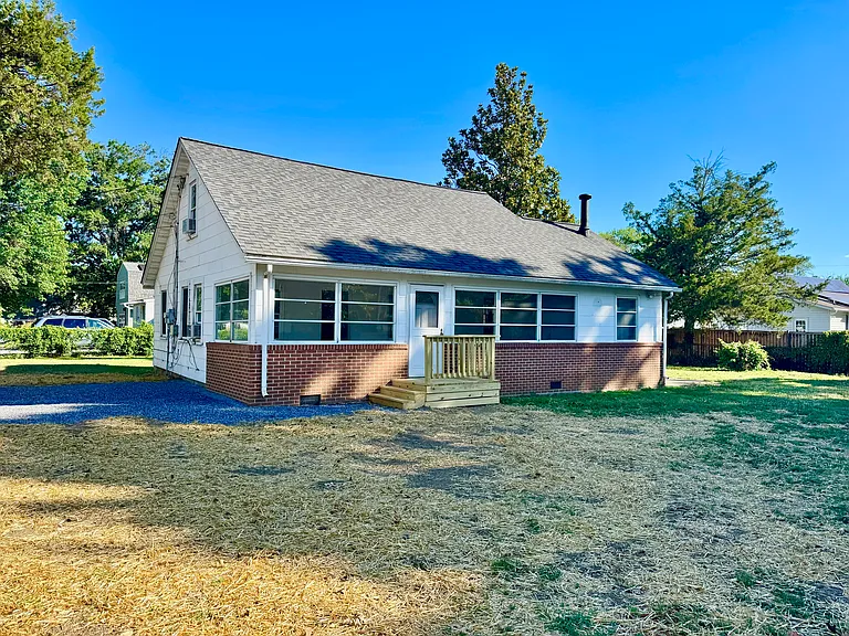 Welcome to 3715 5th. Ave.