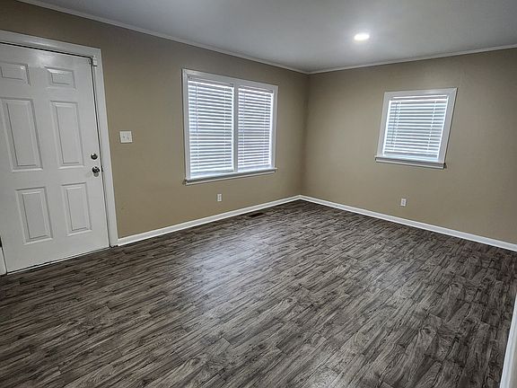 2nd image of 605 Martin Luther King Dr