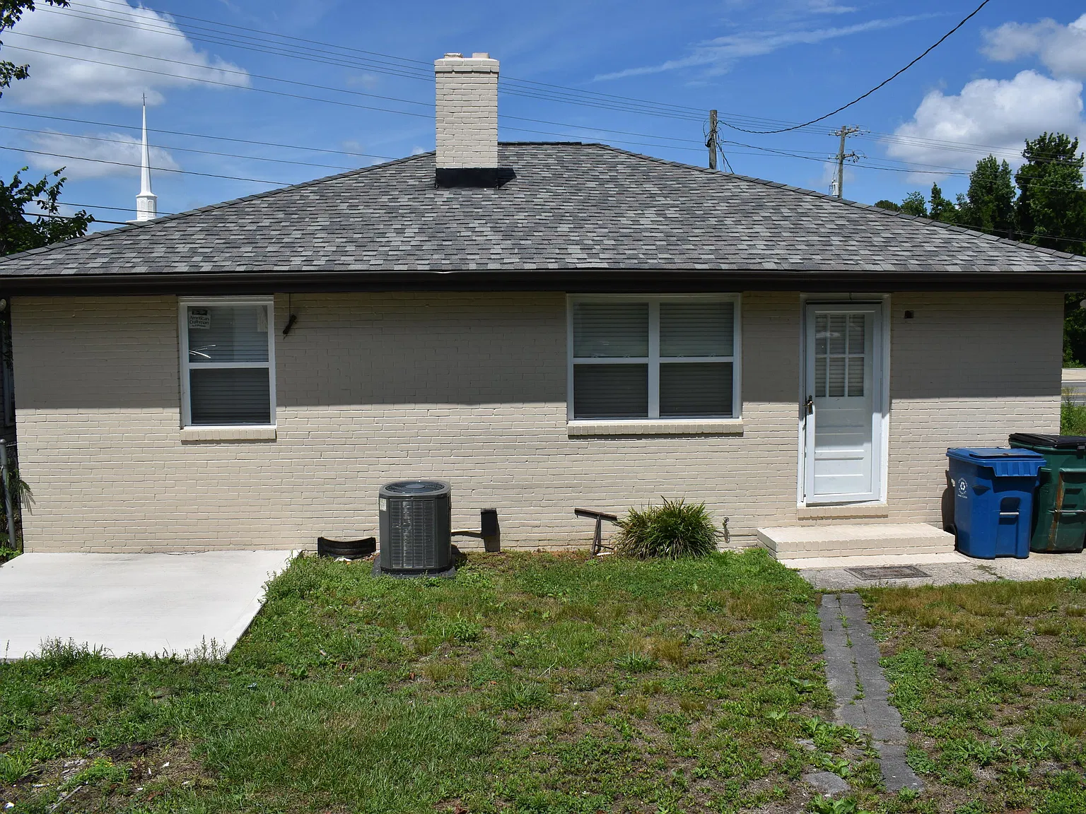 3 bed, 1.0 bath, $1,750 — Photo 4