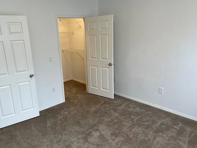 1220 NE Horizon Loop #109 — Photo 5