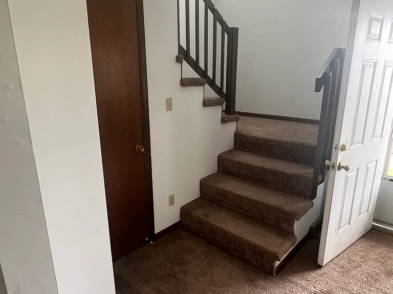 526 Grant Ave — Photo 8