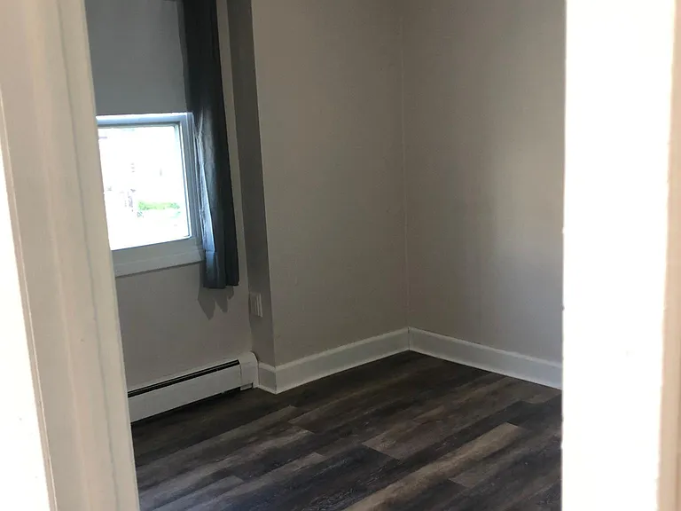 429 N 12th Ave E #MAIN FLOOR — Photo 6