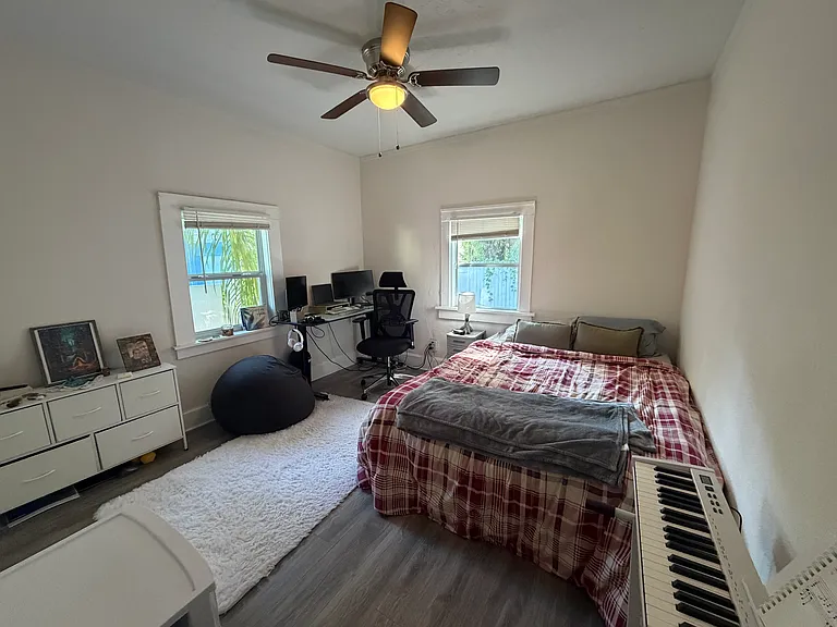 1150 Highland St S — Photo 8