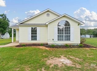 45633 Oak Ln, Bay Minette, AL 36507