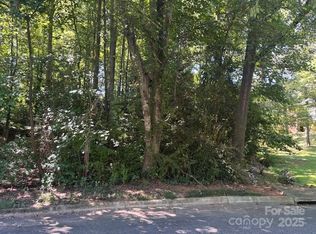 1530 9th Street Ln NW, Hickory, NC 28601
