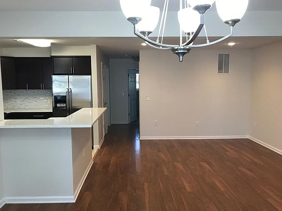 2nd image of 105 Plauderville Ave #2