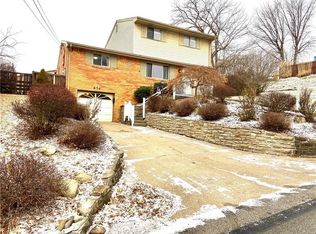 674 Blossom Dr, Pittsburgh, PA 15236