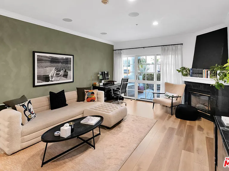 851 N San Vicente Blvd #121 — Photo 2