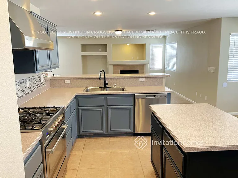 8104 Marin Pointe Ave — Photo 7