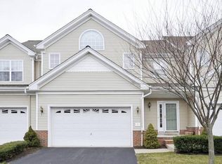 7 Livingston Ct, Eatontown, NJ 07724