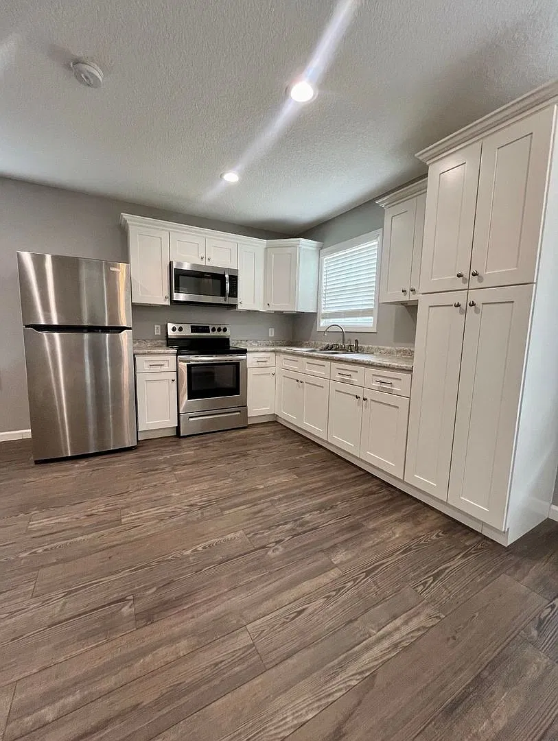 467 Pine St — Photo 4