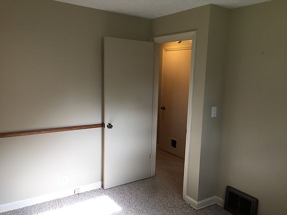 5th image of 1223 E Broad St