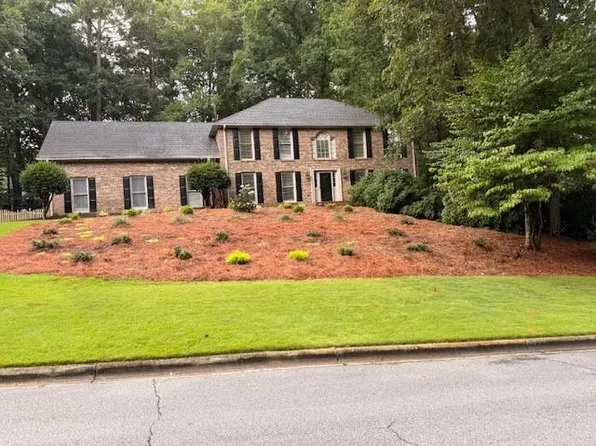890 Ferncroft Ct, Roswell, GA 30075