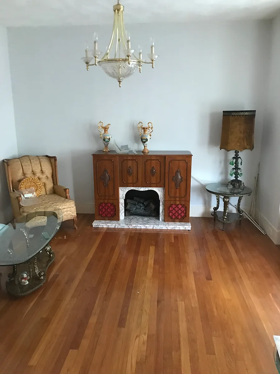 10-12 Taunton #1, living room - 12 Taunton St #1