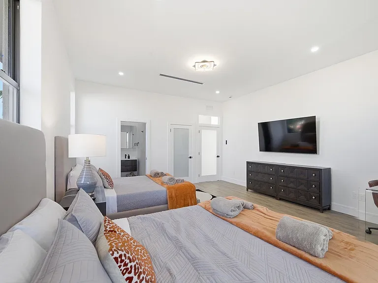 1308 Avocado Isle — Photo 41