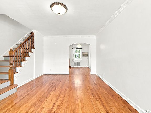 5th image of 7351 Utopia Parkway