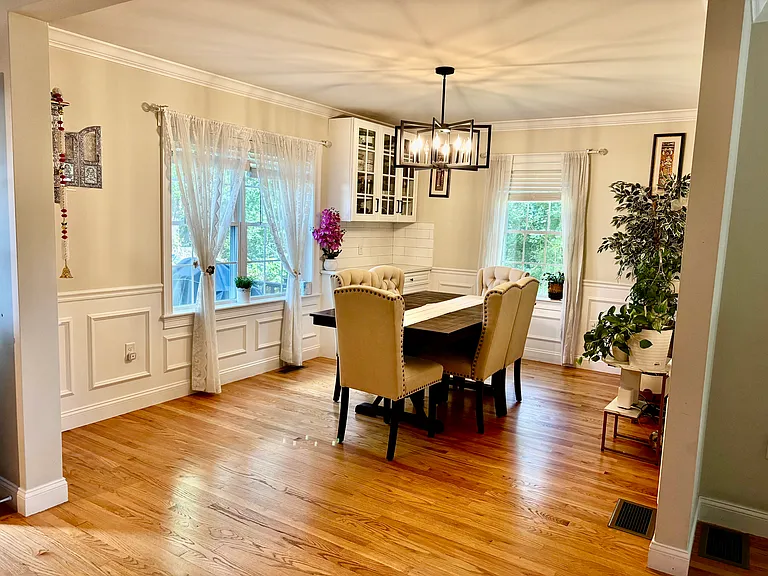 30 Wellesley Ave — Photo 7