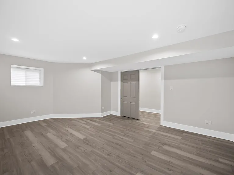 6547 S Saint Lawrence Ave #G — Photo 4