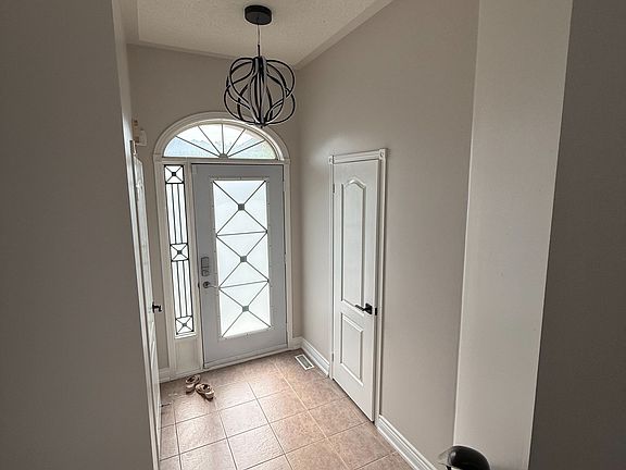 5th image of 55 Queen Mary Dr
