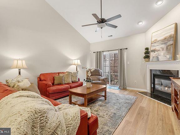 3rd image of 113 Dresner Cir