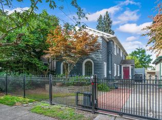 911 11th Ave E, Seattle, WA 98102