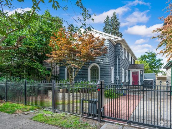 911 11th Avenue E, Seattle, WA 98102