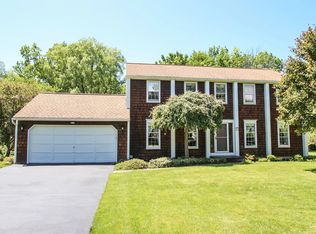 23 Fallbrook Cir, Rochester, NY 14625