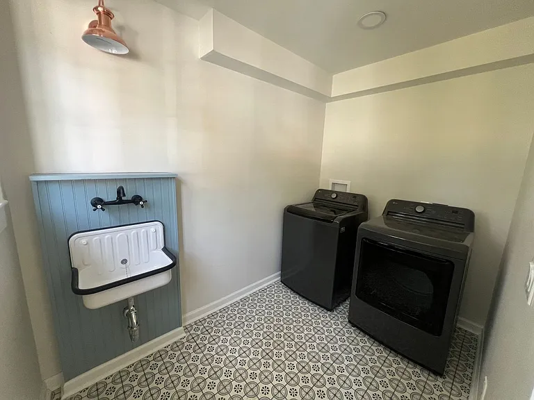 321 Union St — Photo 13