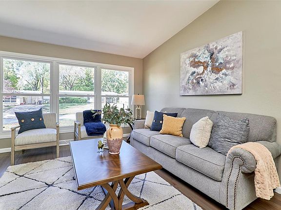 2nd image of 360 Larry Dr