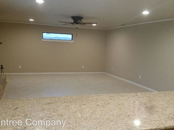 4th image of 1049 Jan Lee Dr