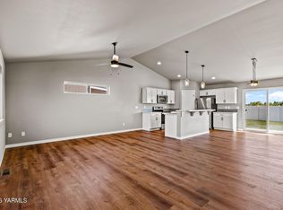 106 Walnut St, Tieton, WA 98947
