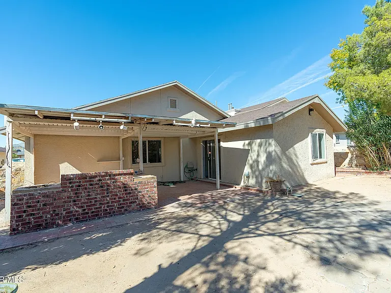 1338 John Phelan Dr — Photo 22