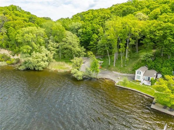 70 Avalon Trl, Webster, NY 14580