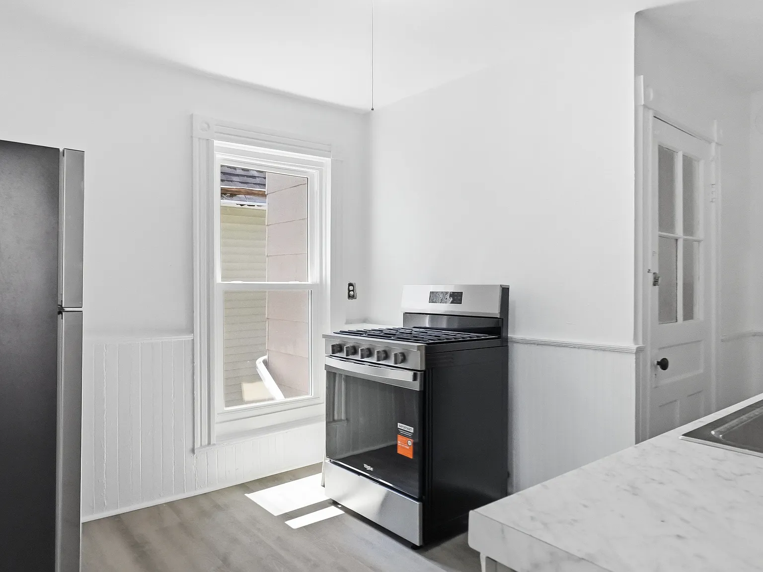 3 bed, 1300 sqft, $1,250 — Photo 2