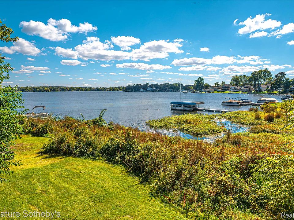 500 Lakeside Dr, photo 25