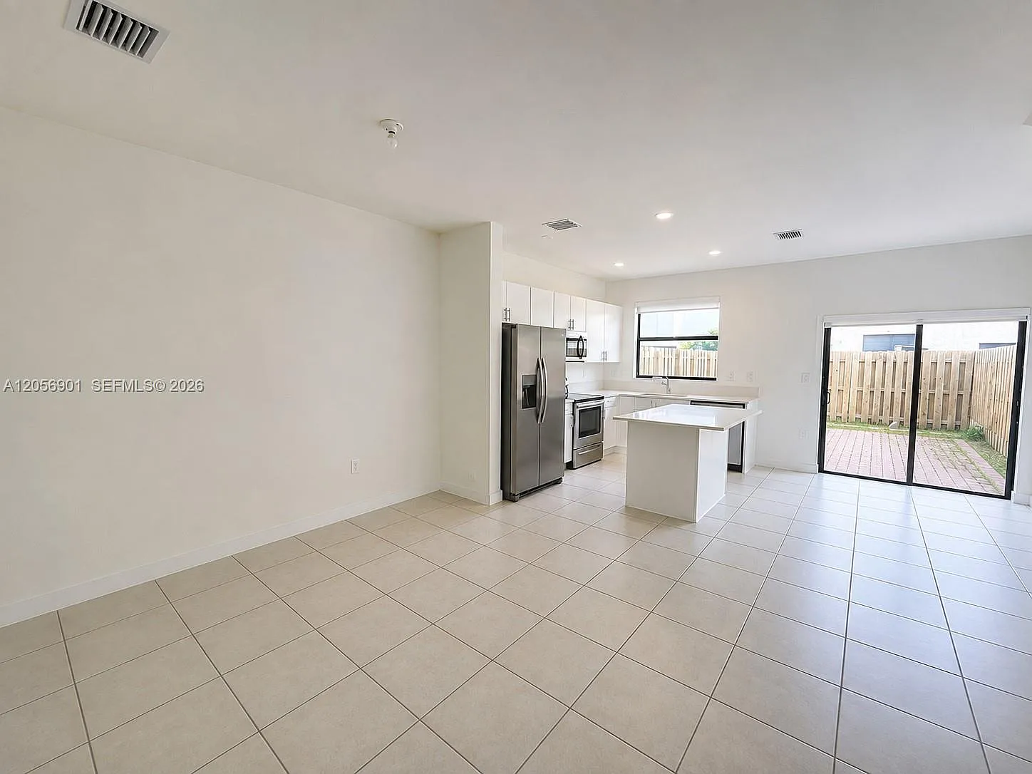 3 bed, 1328 sqft, $2,500 — Photo 4