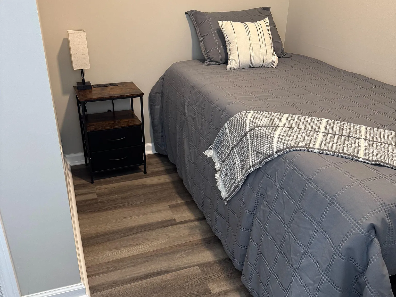 4 bed, 5.0 bath, 2060 sqft, $1,048 — Photo 2