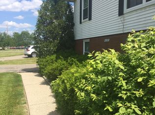 61225 11 Mile Rd APT 1, South Lyon, MI