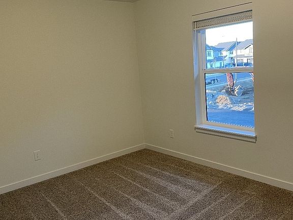 4th image of 2202 Dejong Dr #B