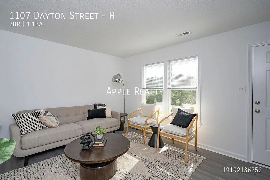 1107 Dayton Street - H - Available now! — Photo 2
